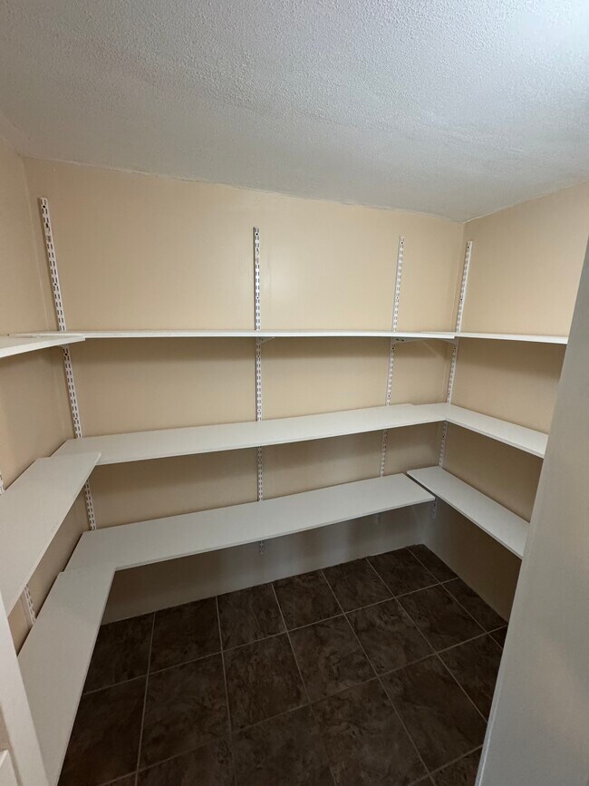 Foto del edificio - 8810 Seneca Ave