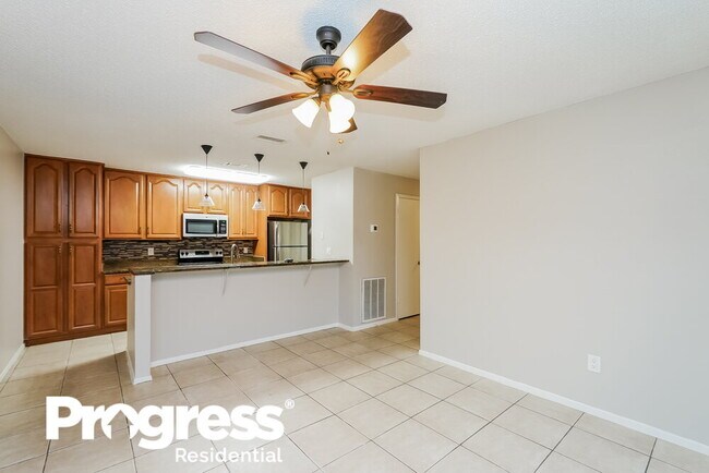 Building Photo - 6903 Silvermill Dr