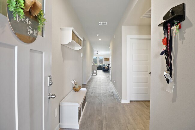 Foto del edificio - 127 Walnut Hl Ct
