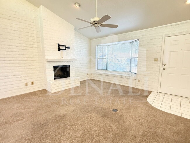 Building Photo - 15076 N Escondido Dr