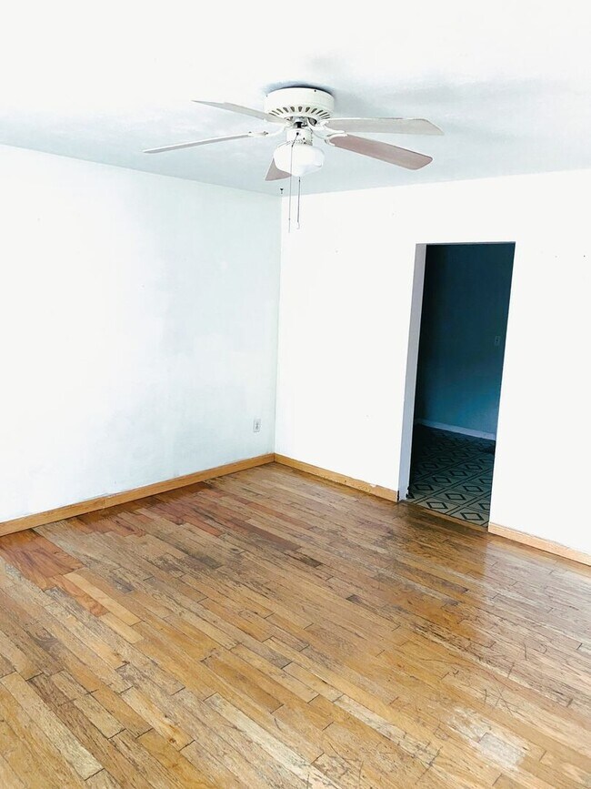 Foto del edificio - Charming Half Duplex unit
