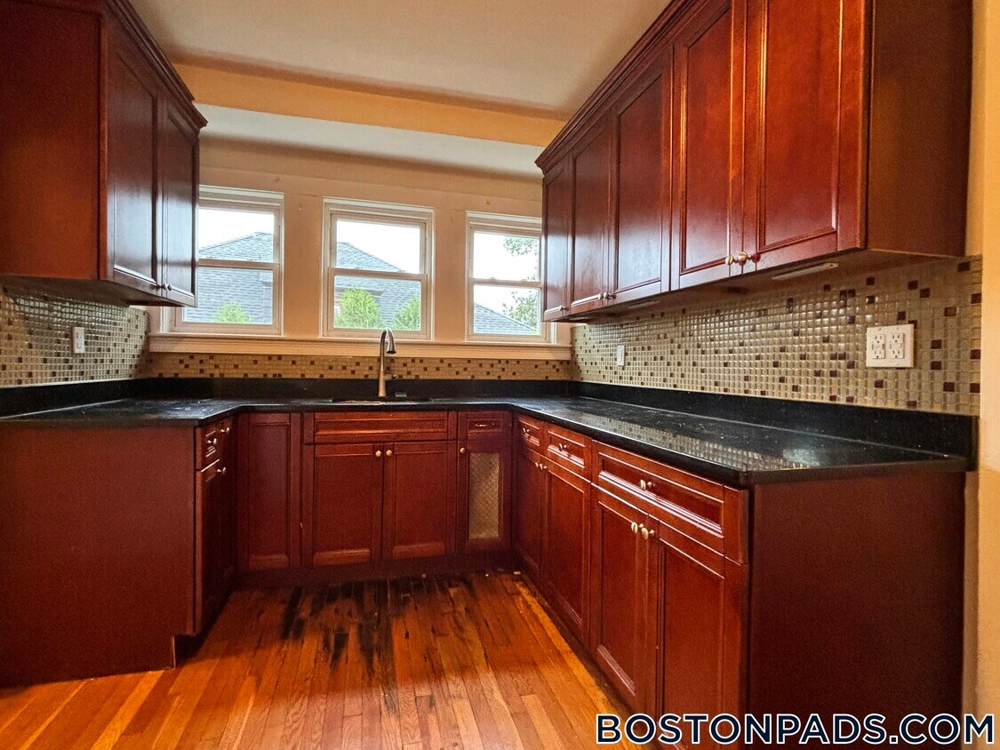 Foto principal - 38 Kirkwood Rd