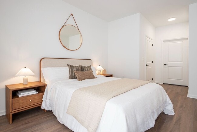 Interior Photo - 55 Riverwalk