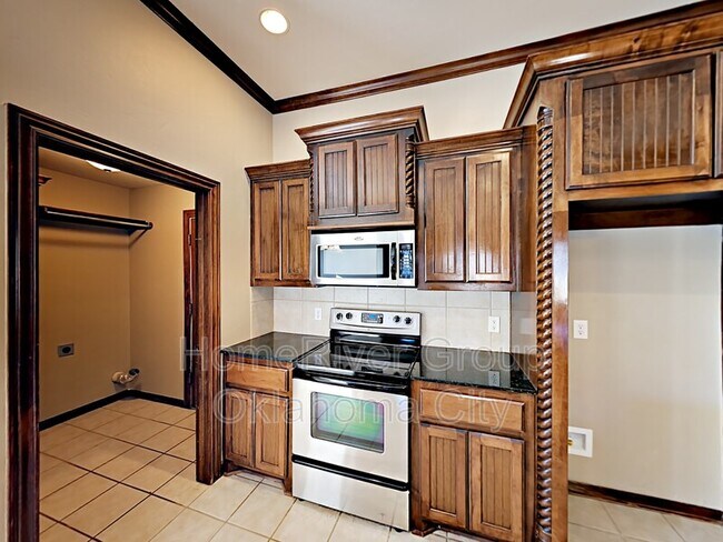 Foto del edificio - 14004 Hunter Jackson Dr