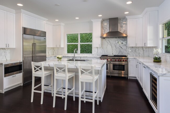 Building Photo - 277 Cordova Rd