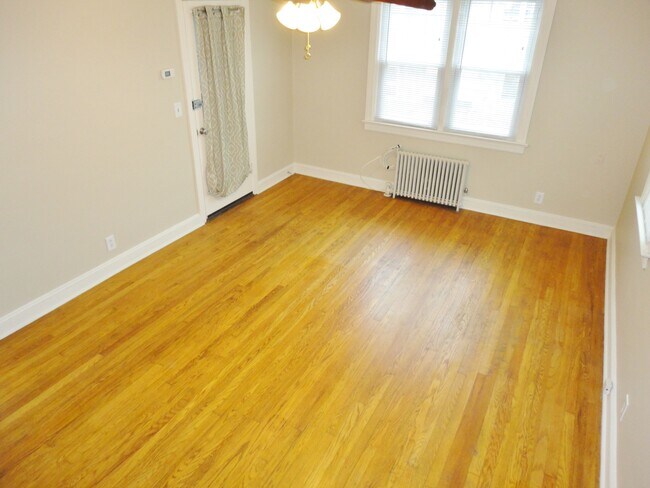 Building Photo - 307 Lincoln Ave