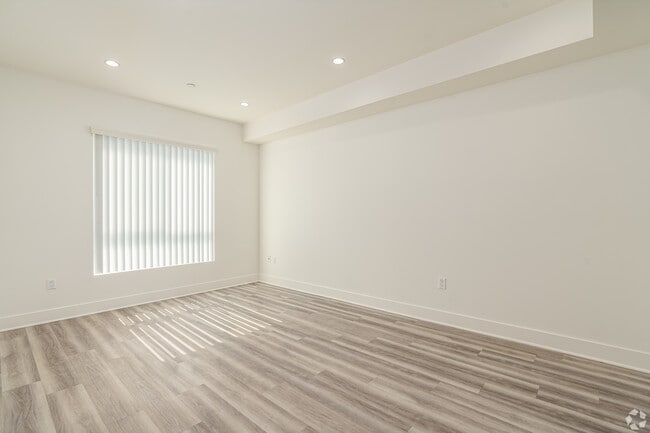 Building Photo - The Luxe Residential