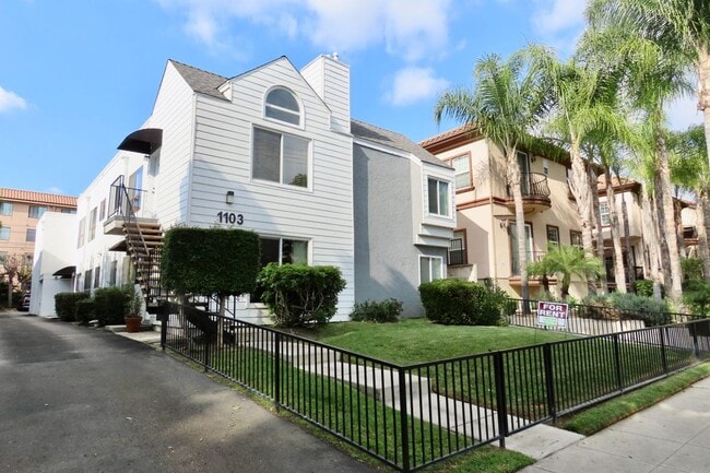 Building Photo - 1103 W Angeleno Ave