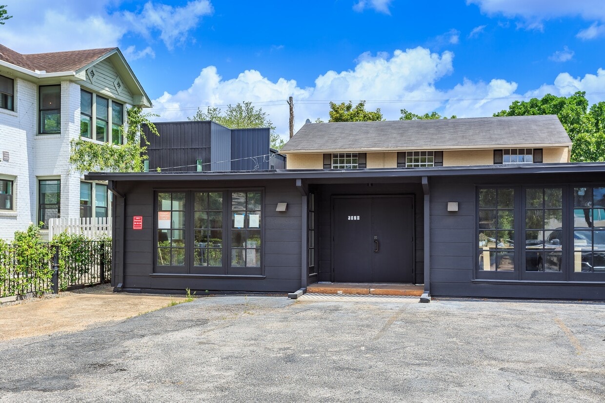 Foto principal - 1420 W Alabama St