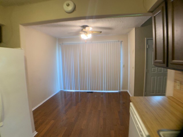 Building Photo - 8812 N Rockwell Dr