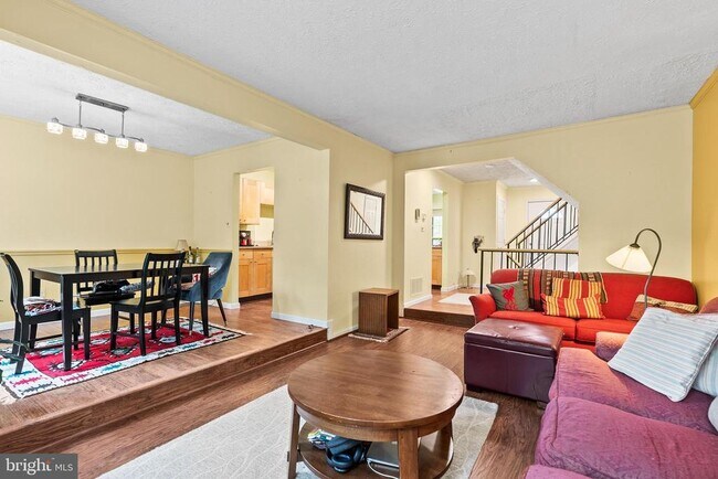 Building Photo - 2114 Lang Dr