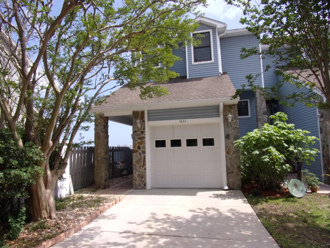 Building Photo - 1822 Sea Pines Ln
