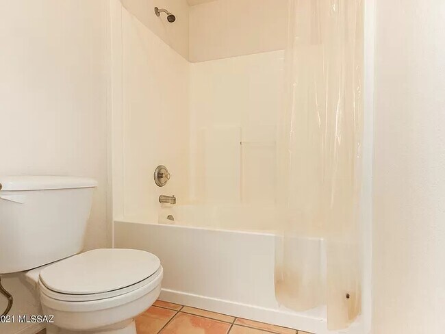 Building Photo - 901 N Silverleaf Oak Pl