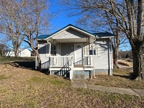 Building Photo - 2072 Valley Creek Rd