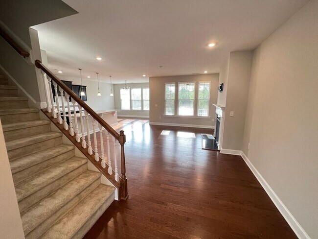 Foto del edificio - Spacious 3 bedroom townhome in Brier Creek