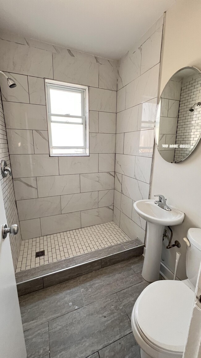 Building Photo - 3 Water St