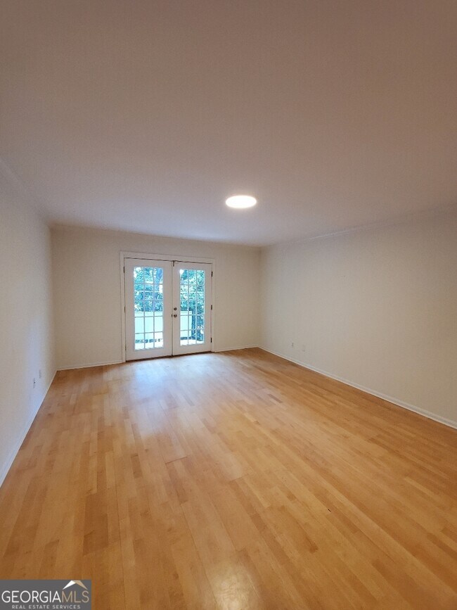 Foto del edificio - 5400 Roswell Rd