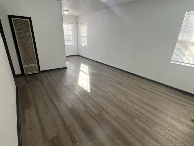 Foto del edificio - 1136 SE 21st St