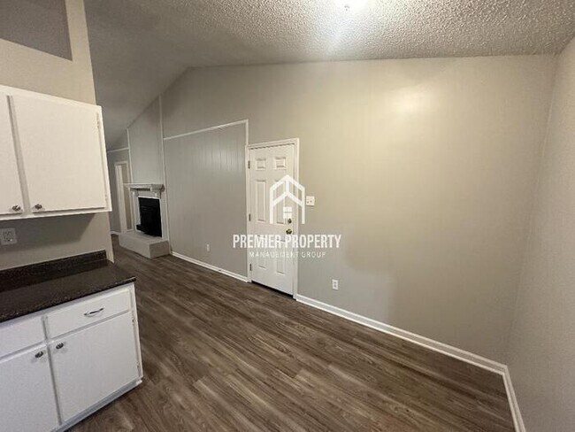 Foto del edificio - 5680 Ballenmoor Dr