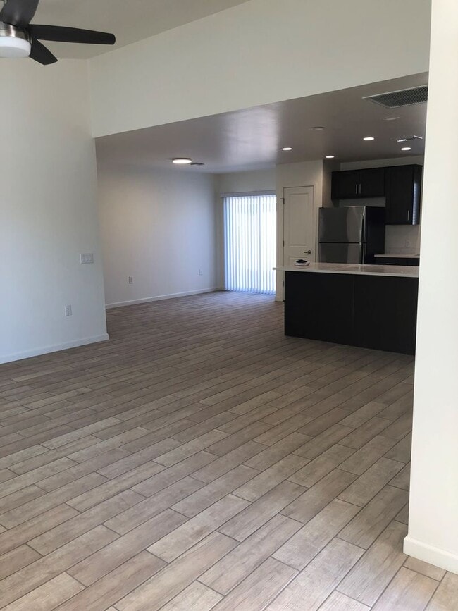 Building Photo - 2438 S Clovis Place-