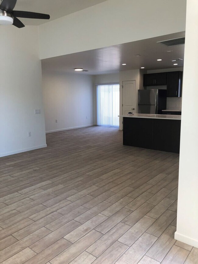 Foto del edificio - 2438 S Clovis Place-