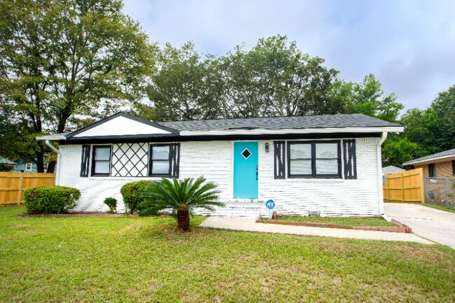 Foto del edificio - 3410 Lancing Ct