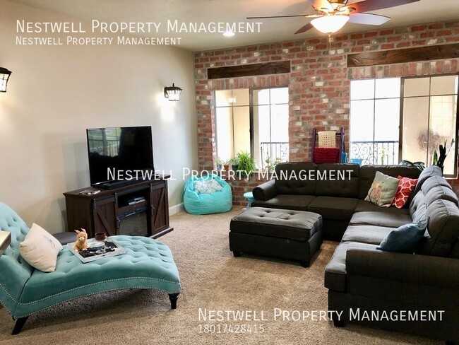 Foto del edificio - Wonderful 4-bed Townhome in Toscana!