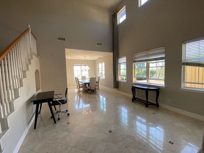 Building Photo - Great 4 Bd/3Bth in the San Marcos Santa Fe...