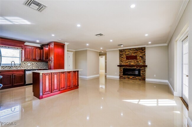 Foto del edificio - 300 East 10th Street