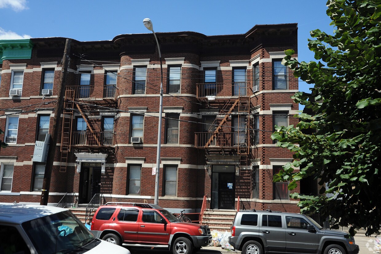 Foto del edificio - 30-16 43rd St