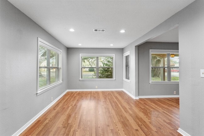 Foto del edificio - 302 S Hardie St