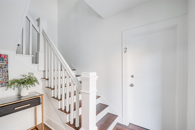 Building Photo - 605 Bomar St