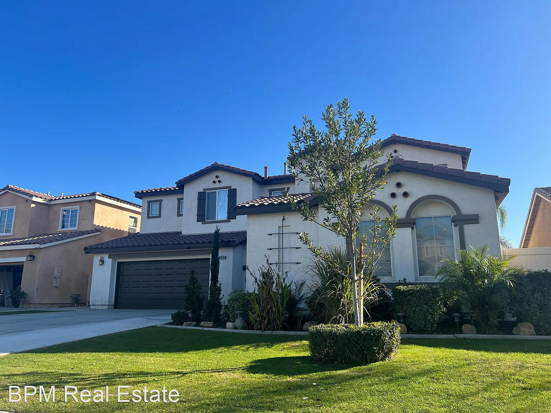 Primary Photo - 5 br, 3 bath House - 10101 Tungsten St.