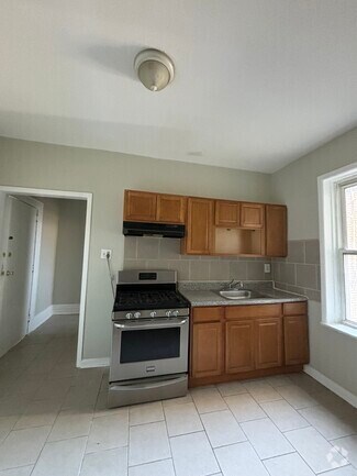 Building Photo - 205 Roseville Ave