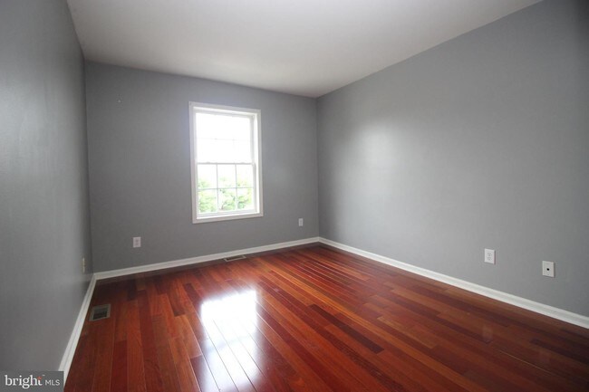 Foto del edificio - 15 Farmington Ct
