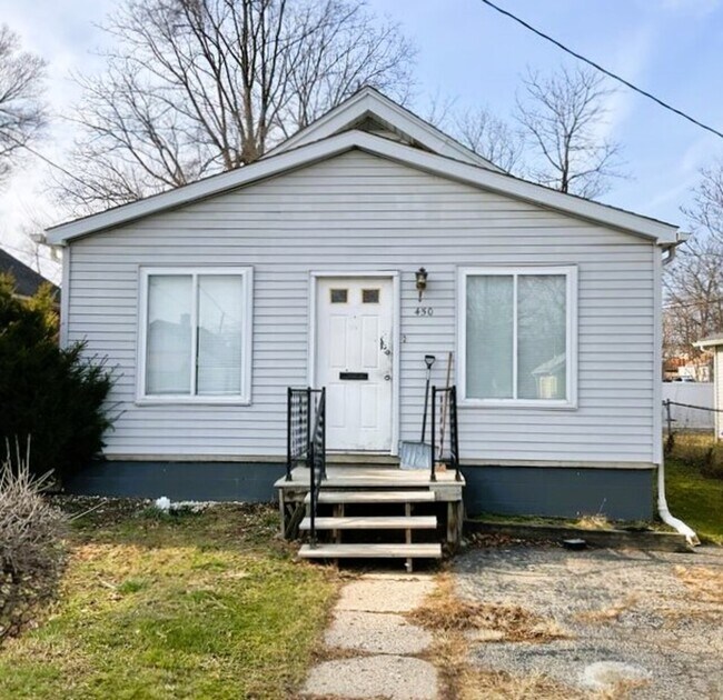 450 S Marshall St, Pontiac, MI 48342 House Rental in Pontiac, MI