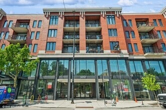 Building Photo - 3232 N Halsted St