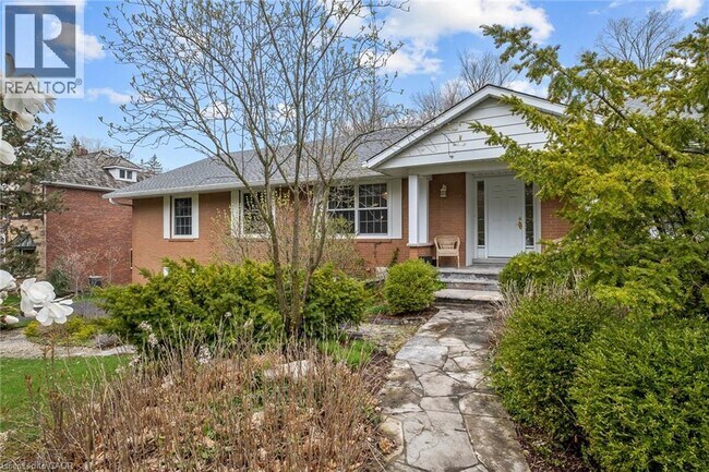 Building Photo - 36 Maple Hill Dr