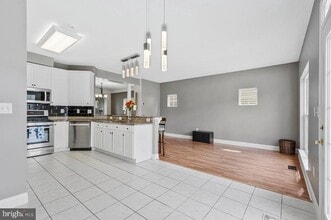 Building Photo - 16461 Kenneweg Ct