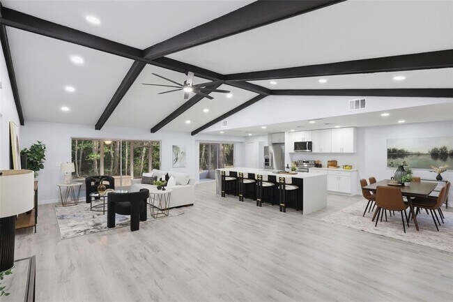 Foto del edificio - 300 E Sweetwater Creek Dr