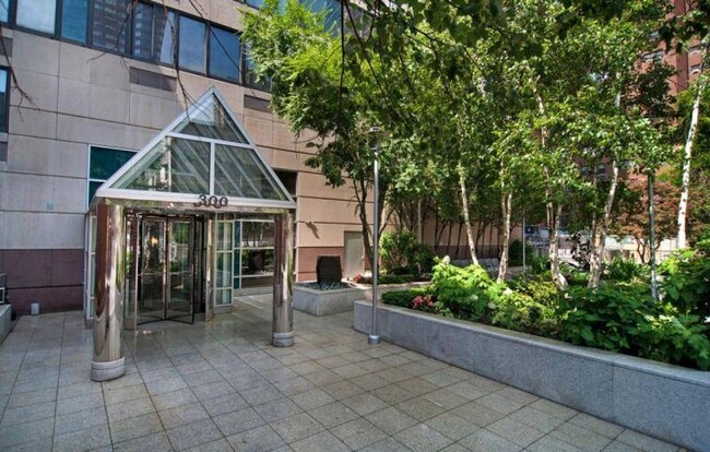 Building Photo - 300 E 93rd St
