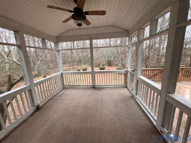 Foto del edificio - 5916 Park Forest Ln