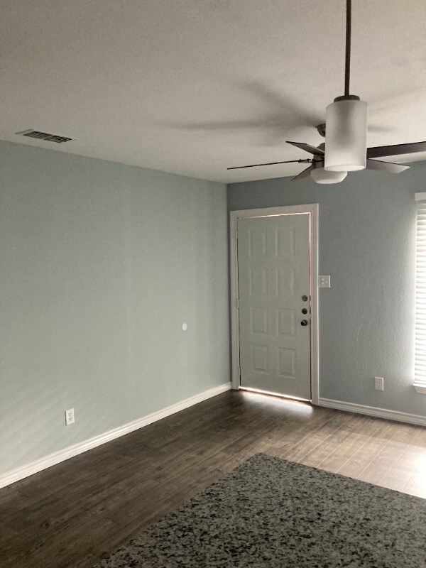 Foto del edificio - 2109 Kerria Ave