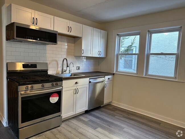 Building Photo - 58 Bower St