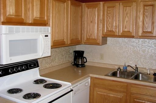 Kitchen - River South Apartments