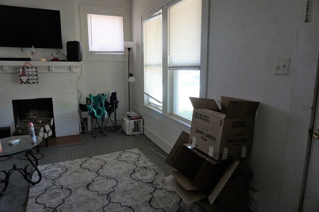 Foto del edificio - 1009 Monroe St