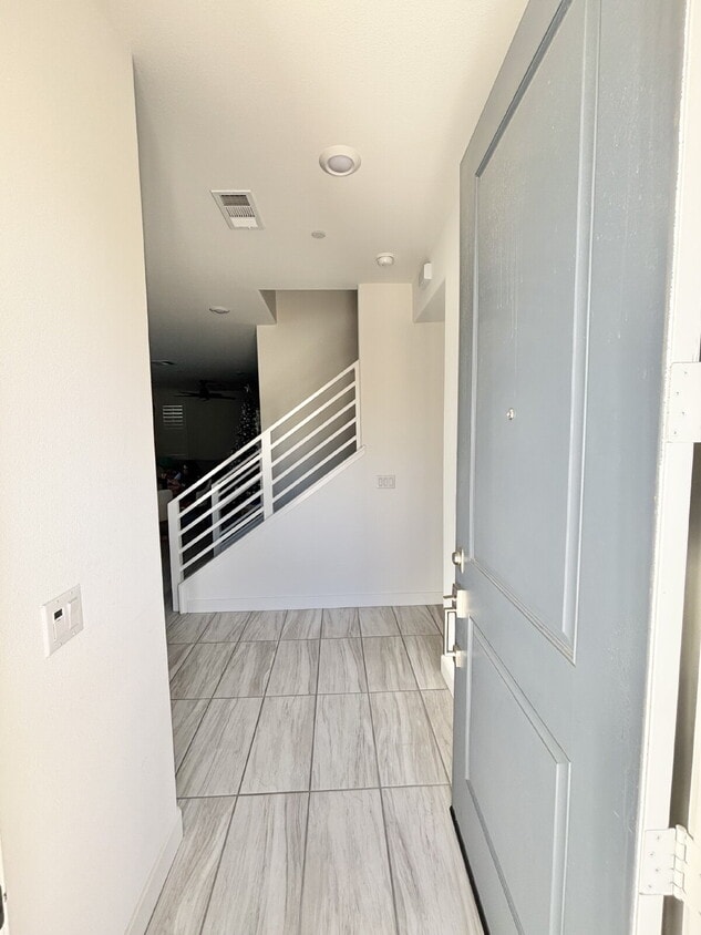 Primary Photo - 4 Bedrooms in University Park Available For Rent in January 2026