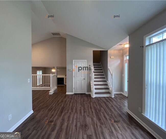 Building Photo - 9511 Rollinghills Dr