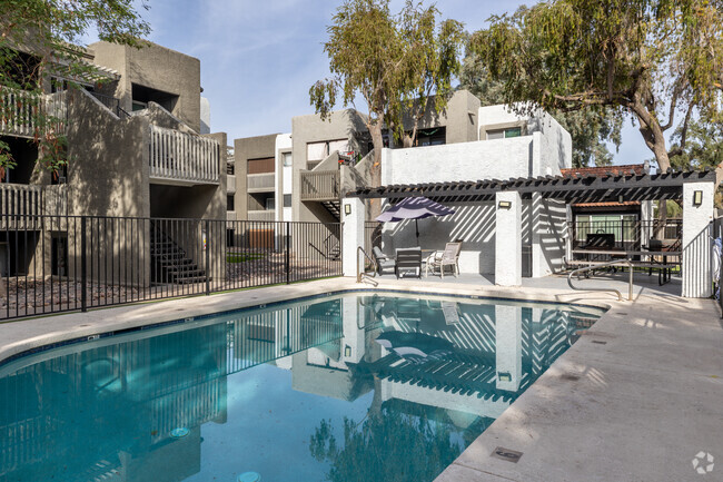 Pool - The Pacifica - 1 & 2 bedrooms units - wash...