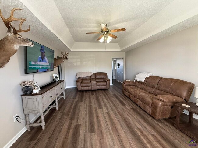 Foto del edificio - 107 White Tail Ln